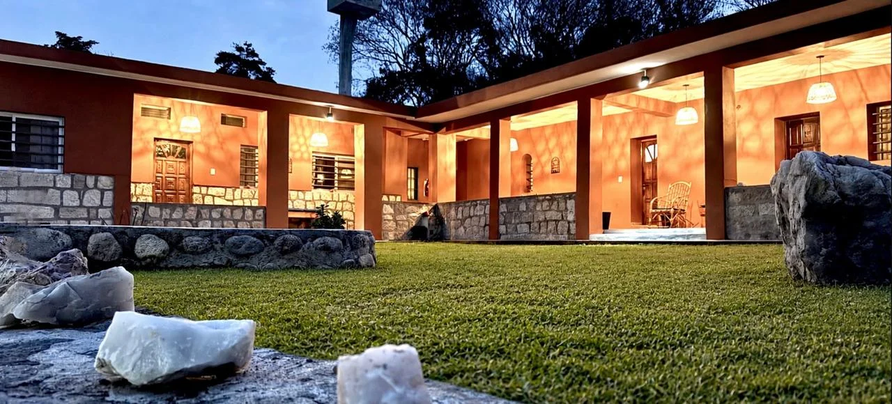 Galería exterior para desayunos al aire libre
