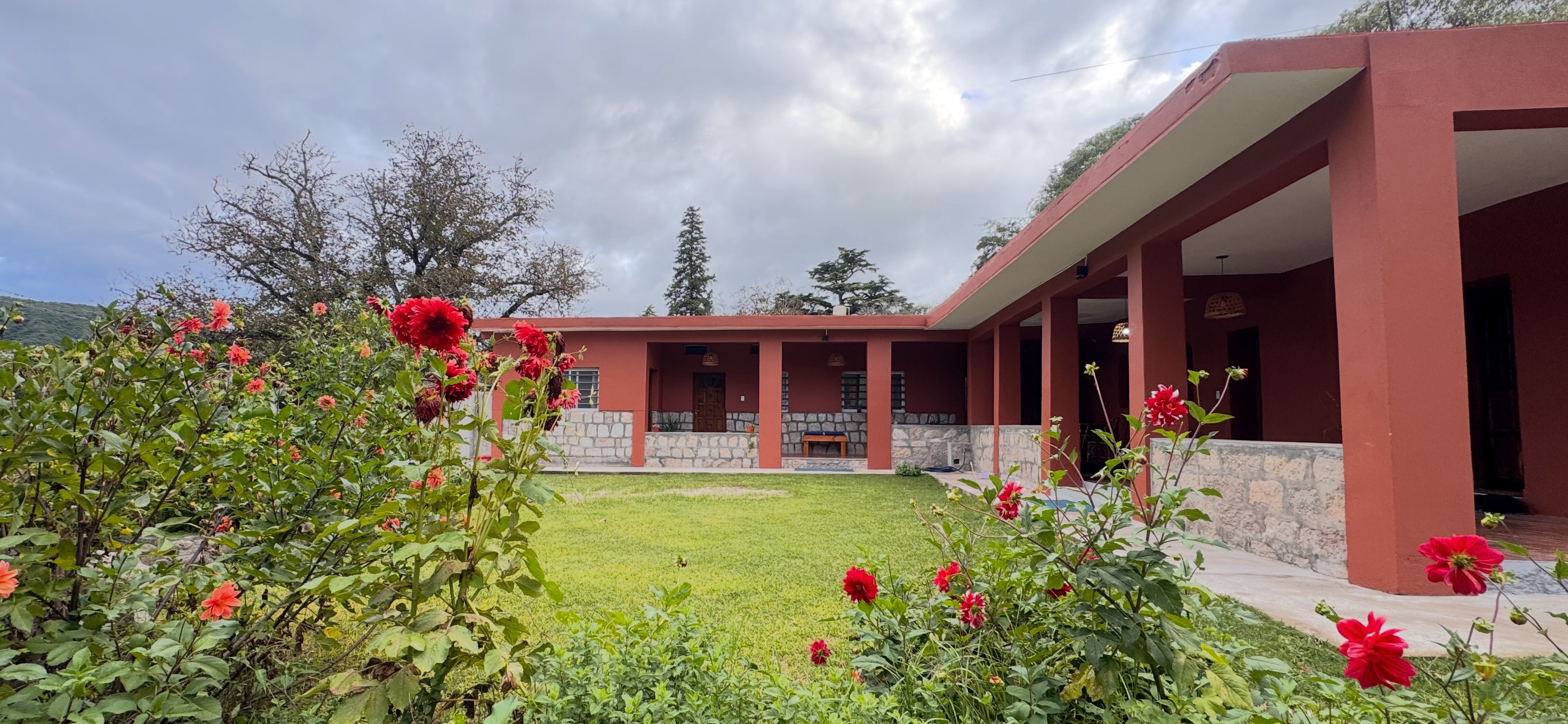 Vista externa de la cabaña Niquixao